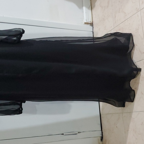 Dress - Picture 5 of 9